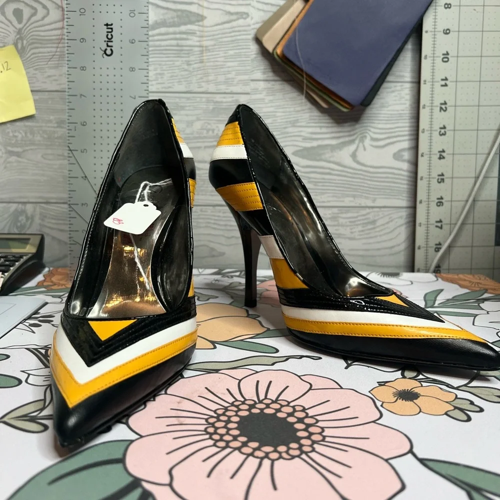 Carlos by Carlos Santana Black and Yellow Heels - Picture 1 of 4